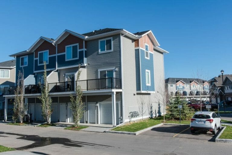 09_28_2015_High_River_Townhomes-24 600px